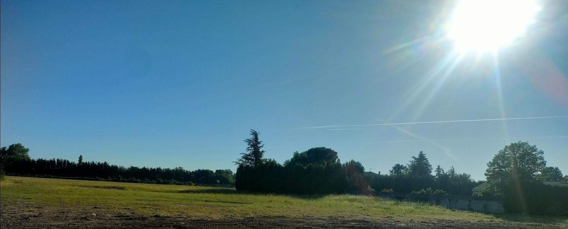 TERRAIN VIABILISÉ DE 500 M², HORS LOTISSEMENT ET SANS VIS-À-VIS !