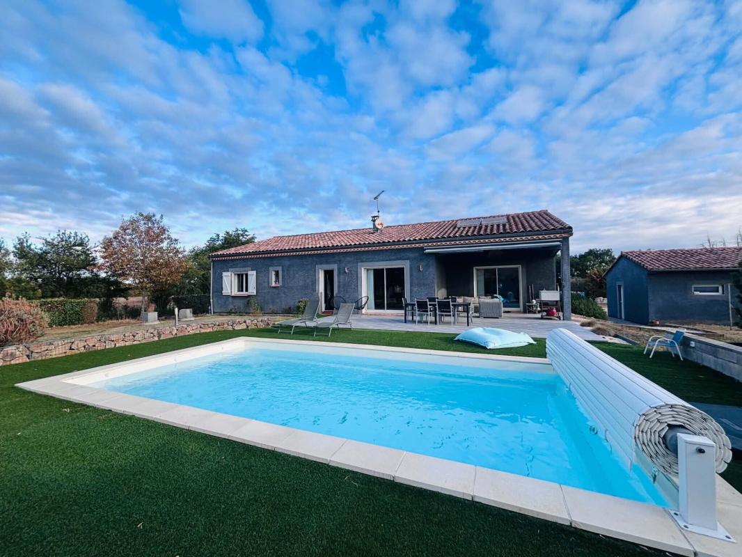 MAISON PLAIN PIED AVEC PISCINE - DOUBLE GARAGE