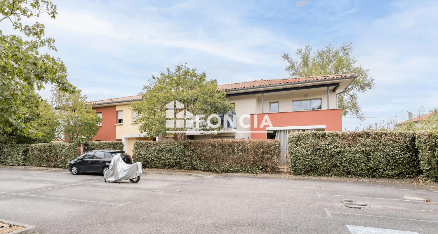 NOE T3 AVEC TERRASSE ET PARKING