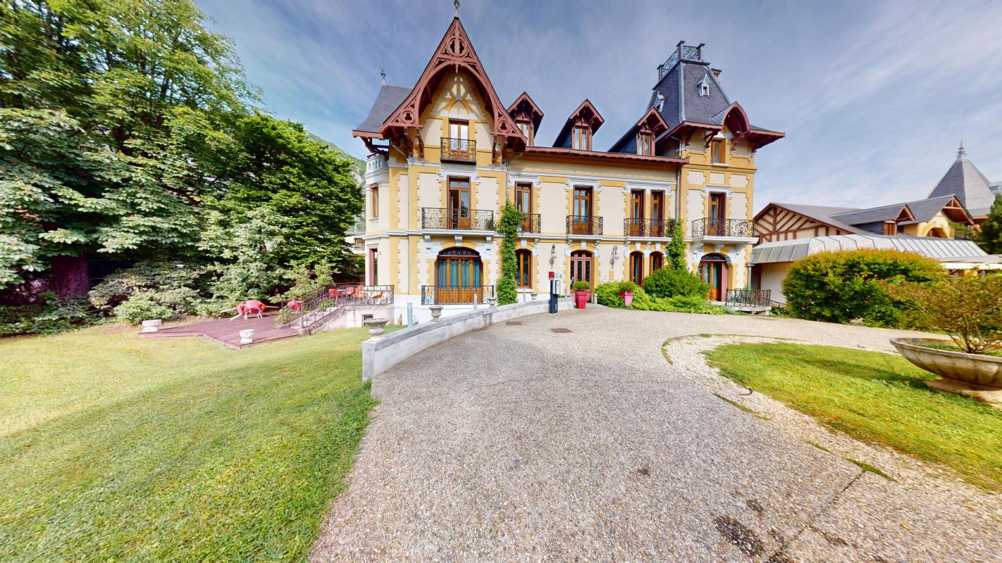 Opportunité exceptionnelle d’acquérir un établissement unique aux portes des Pyrénées
