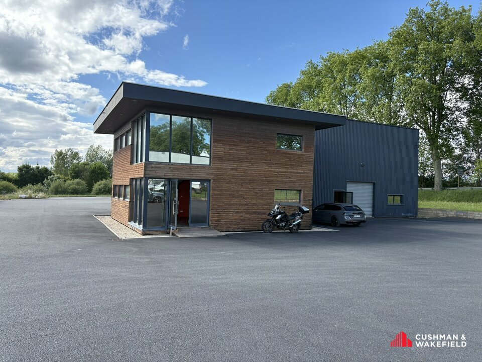 LOCAL D'ACTIVITE à vendre