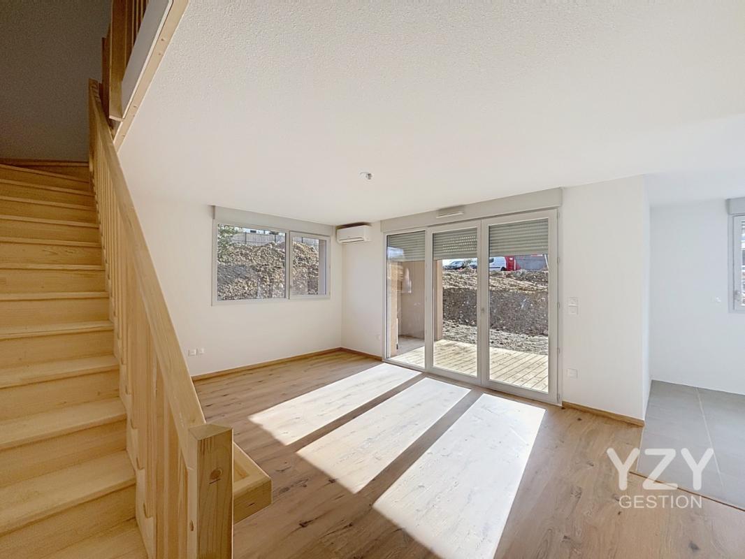 Superbe T3 duplex Neuf de 78m2 avec Jardin, terrasse et Loggia - EAUNES                        