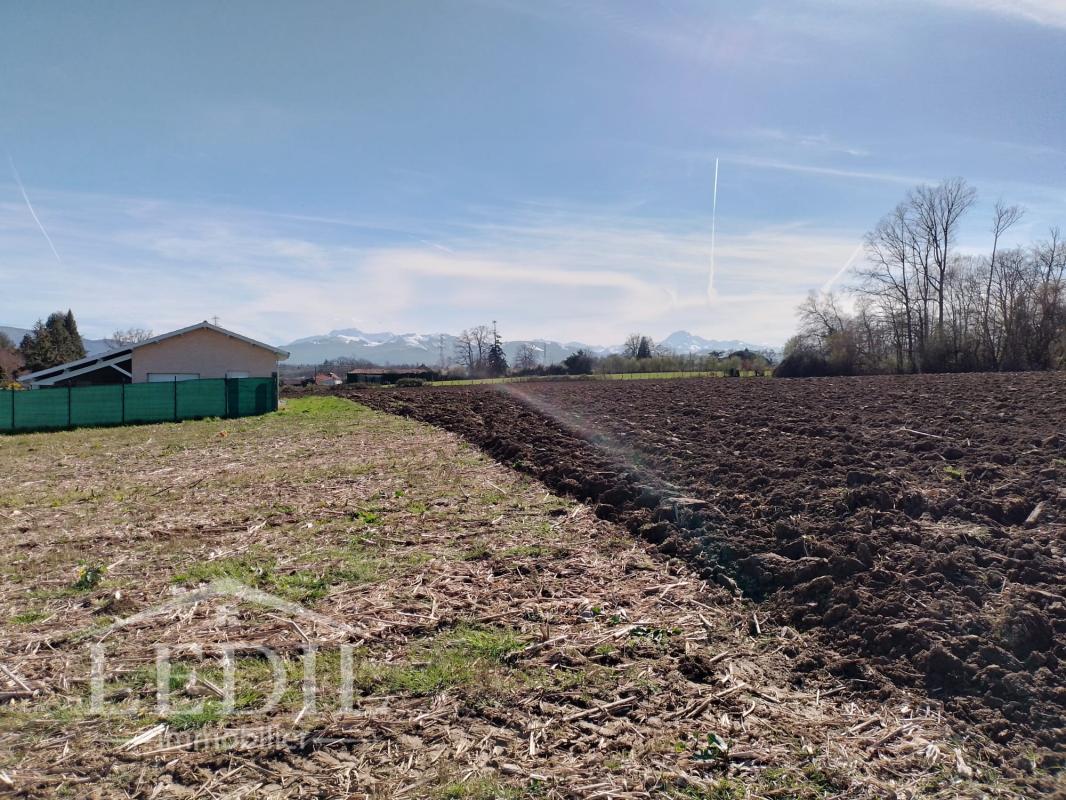 Terrain constructible à Uglas (65)