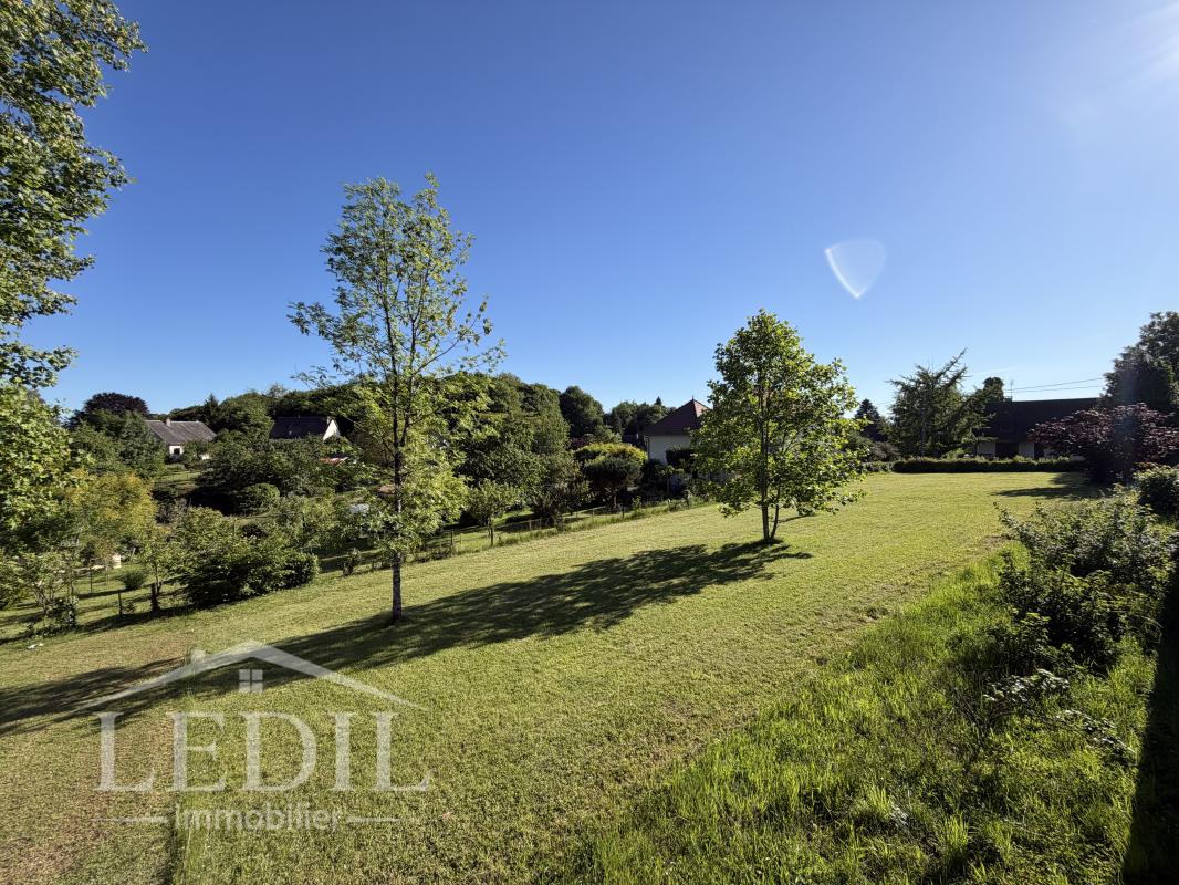 Terrain constructible 1 100 m2