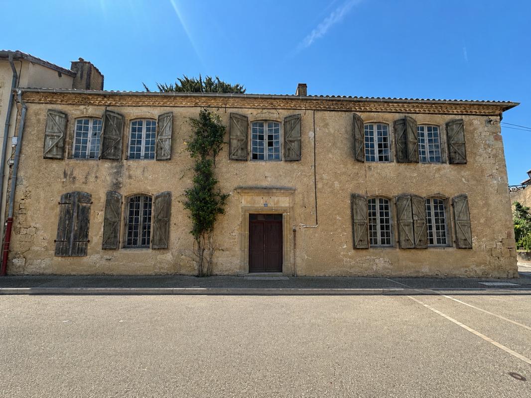 Maison de village a réstaurer
