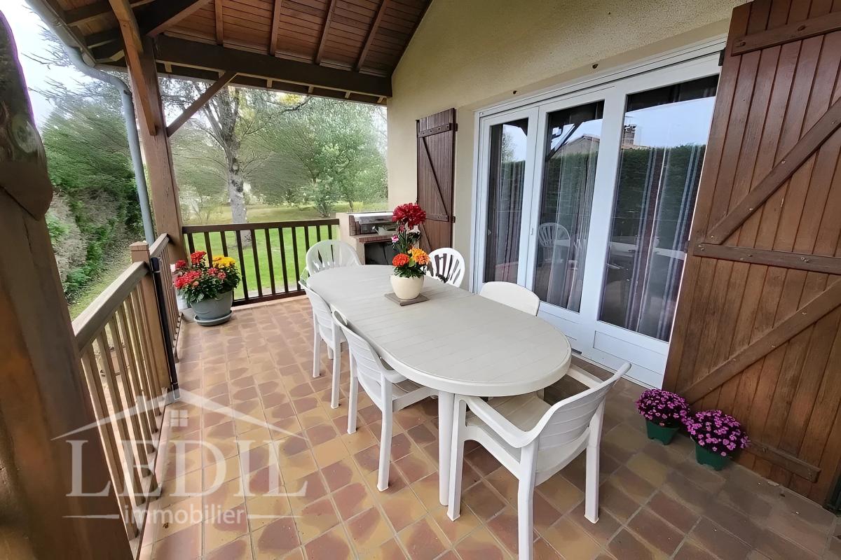 Maison avec bel environnement