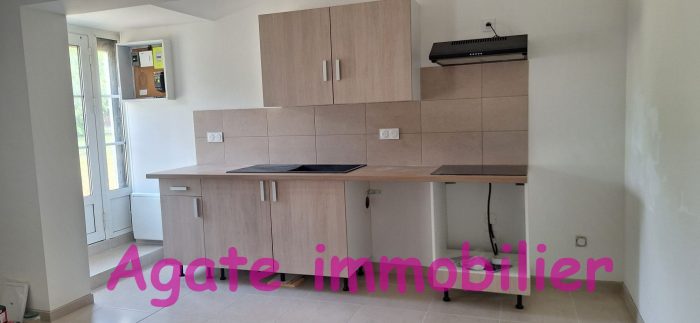MAISON RENOVEE A LOUER 33840 CAPTIEUX