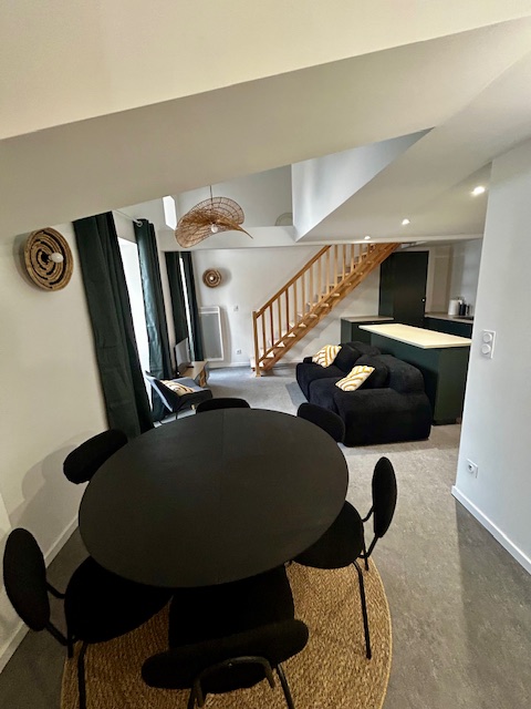 Appartement à louer, 4 pièces, 68 m², Blaye