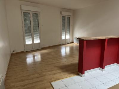 Appartement à louer, 4 pièces, 90 m², Talence