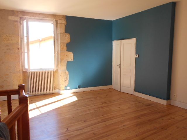 Appartement à louer, 4 pièces, 100 m², Langon