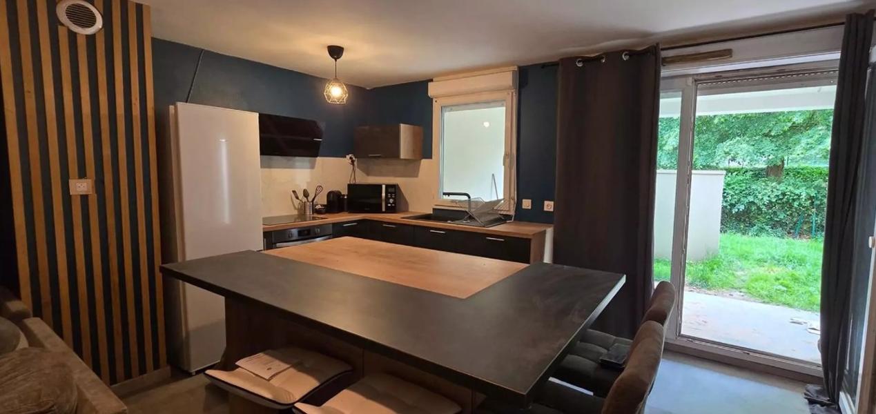Appartement à louer, 3 pièces, 61 m², Ambares Et Lagrave