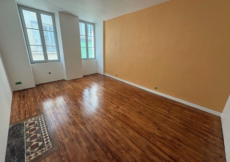 T2 - Photo 2