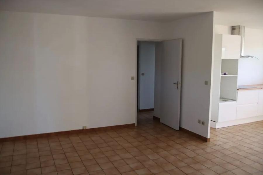 T3 - Photo 3