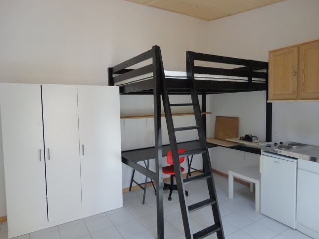 Studio - Photo 2