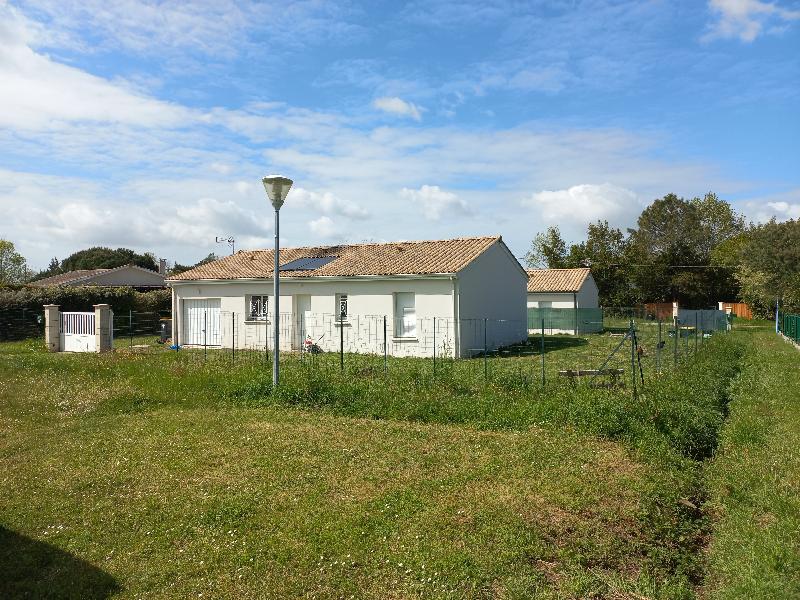 Maison à louer, 4 pièces, 95 m², Valeyrac
