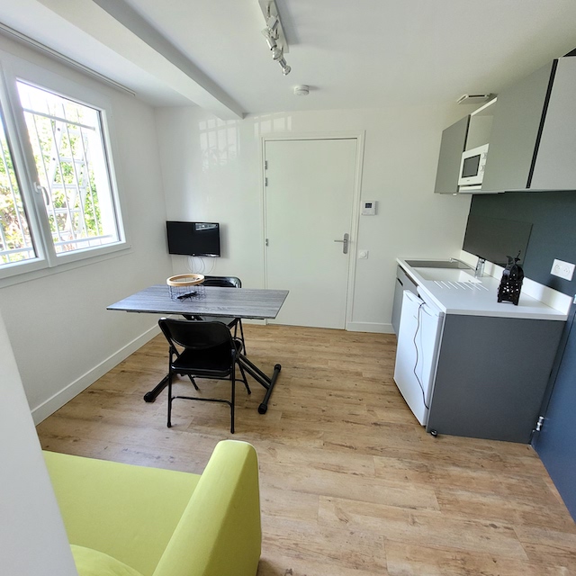 Appartement à louer, 2 pièces, Talence