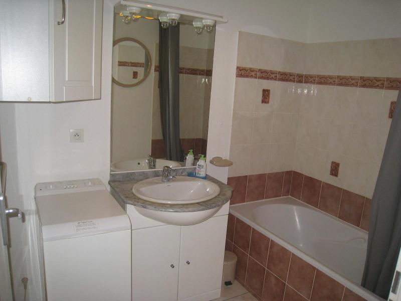 T1 - Photo 3