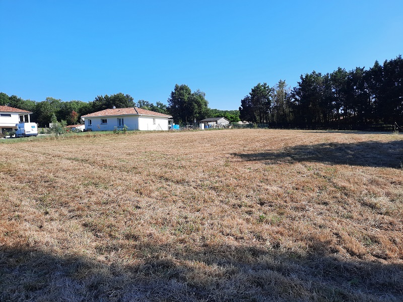 Terrain constructible 600m²