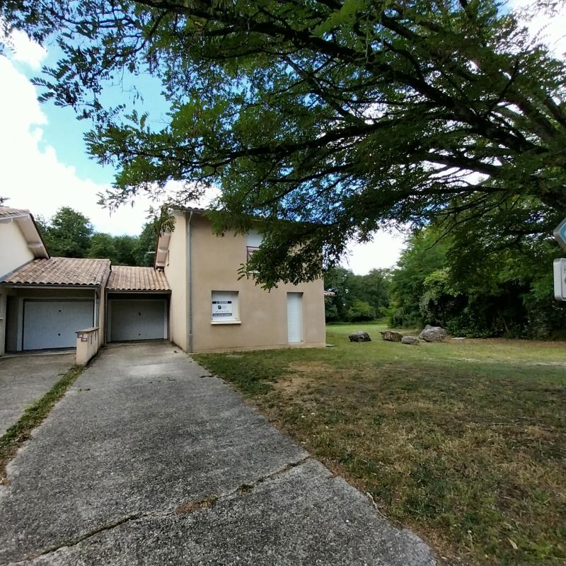 PEUJARD (16) Maison T4 avec garage