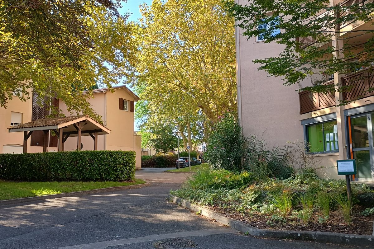 SPACIEUX APPARTEMENT T3 AVEC BALCON - EYSINES