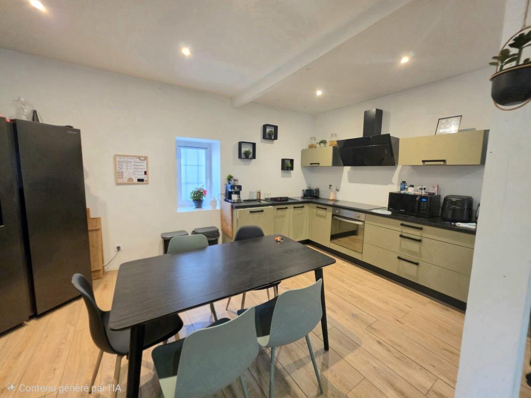 Charmante maison de 110 m² sur la commune CASSEUIL