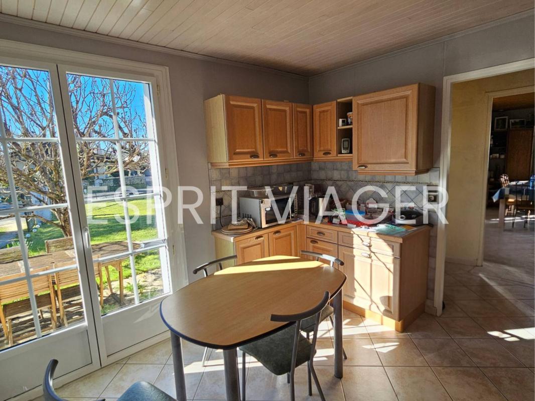 Maison 3 pièces - 83 m²- Bouquet sans rente 135 080 euros - Viager occupé - Tresses (33) 2 chambres - Homme 73 ans - Terrain 1 150m²