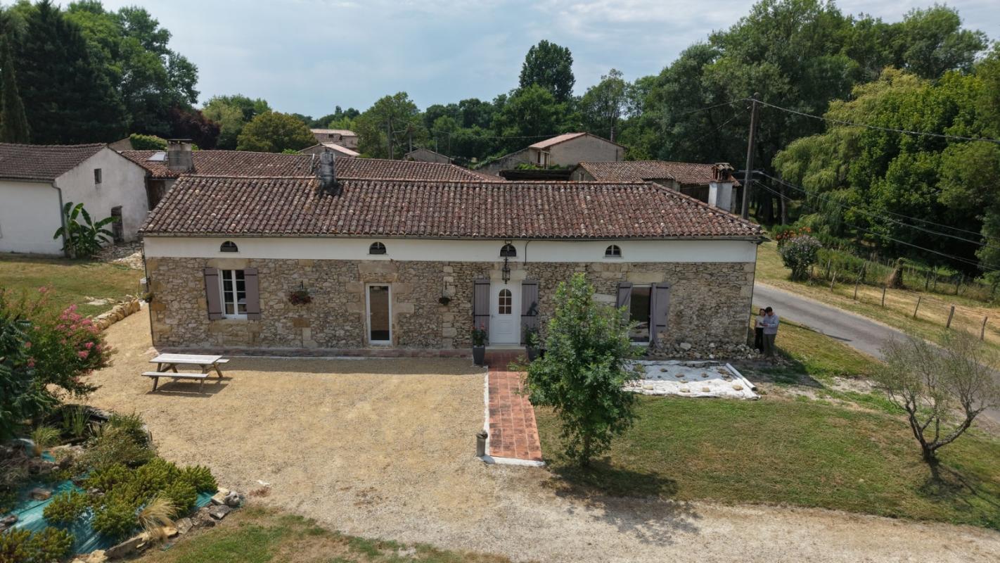 Maison en pierre de caractère avec gîte