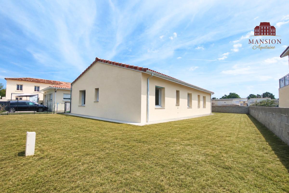 Maison neuve non mitoyenne avec jardin