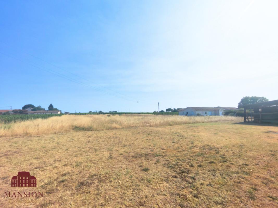 Terrain constructible avec dépendance