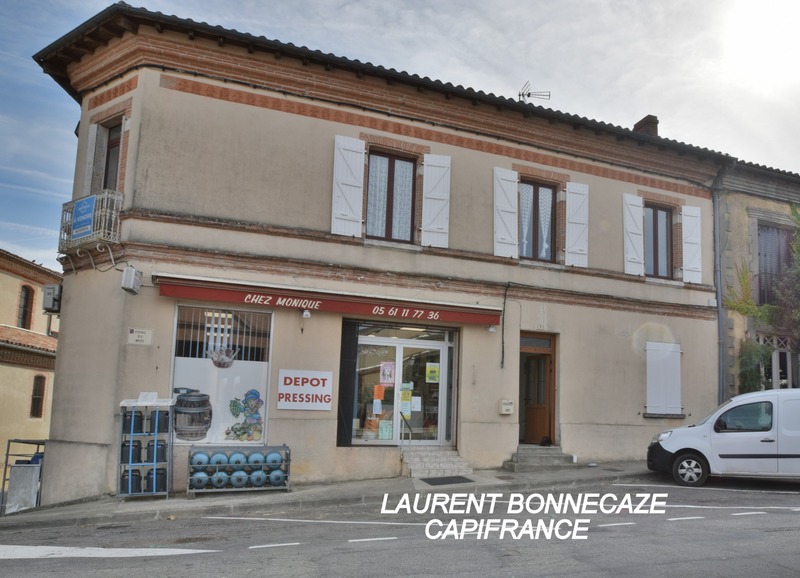 Dpt Haute Garonne (31), à vendre CADOURS maison/ immeuble/commerce T5 de 185 m²