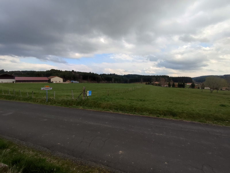 Dpt Puy de Dôme (63), à vendre VIVEROLS terrain