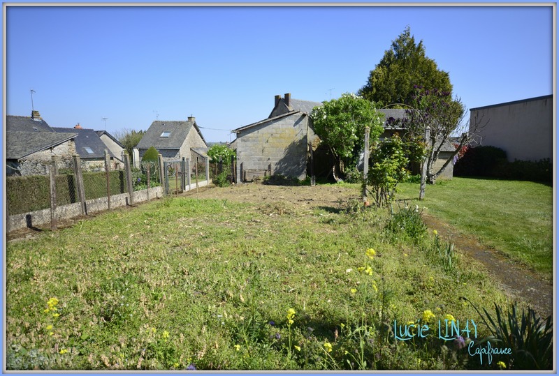 Très bien située entre Laval, Mayenne et Ernée, venez découvrir cette maison de bourg entièrement à rénover!