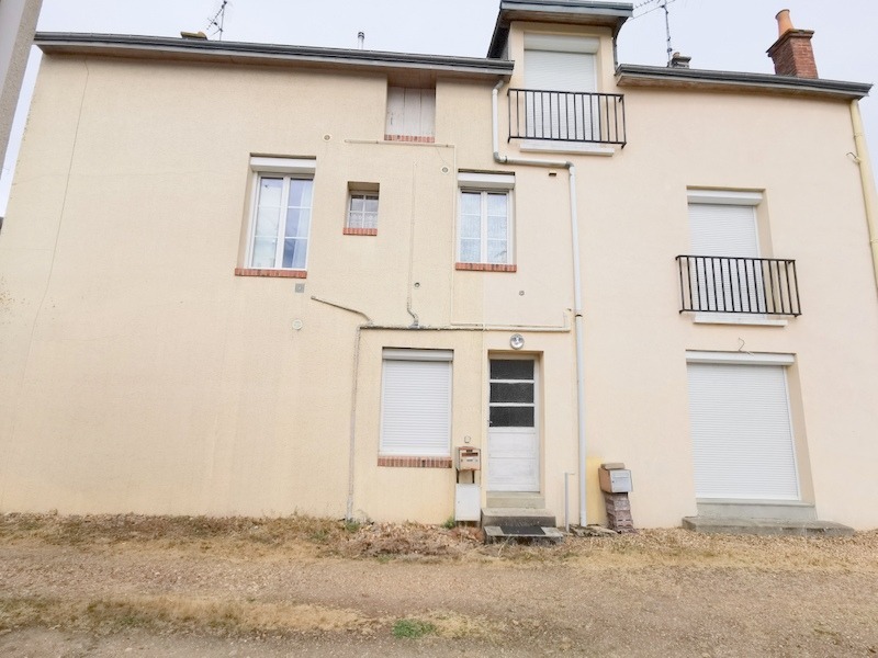 Dpt Sarthe (72), à vendre BESSE SUR BRAYE appartement T4 de 75 m²