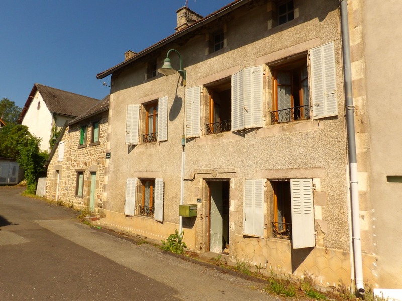 Dpt Puy de Dôme (63), à vendre GIAT maison P4 de 92 m² - Terrain de 267,00 m²