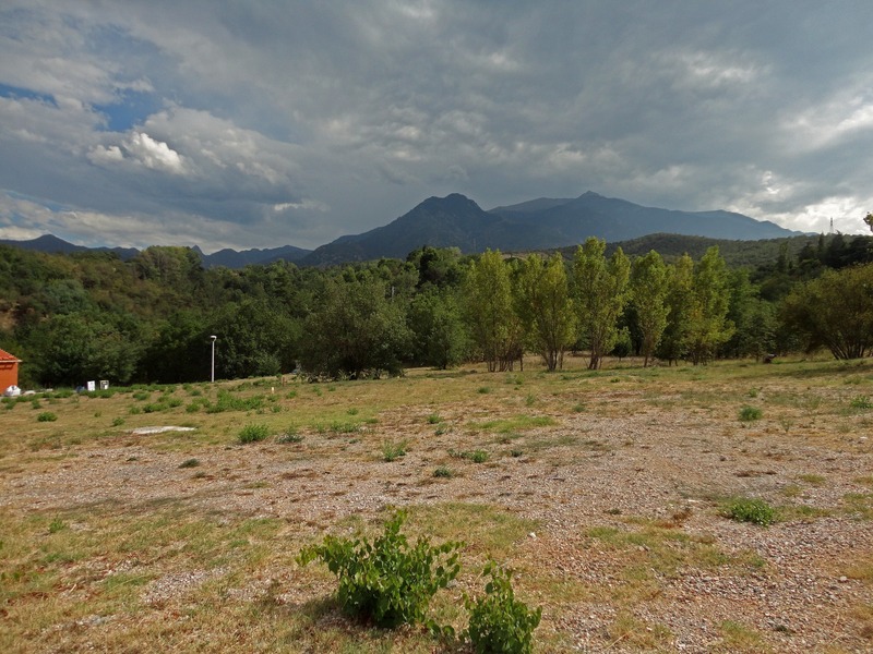Dpt Pyrénées Orientales (66), à vendre PRADES terrain constructible de 219 m² - Construction libre