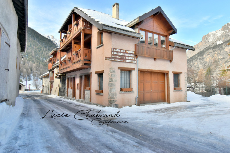 Dpt Hautes Alpes (05), à vendre  maison P8