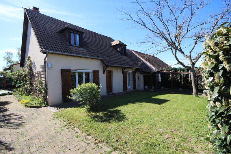 Dpt Allier (03), à vendre MONTLUCON maison P4/5 de 120 m² avec garage - Terrain de 450m²