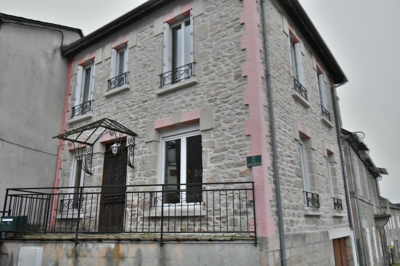 Dpt Corrèze (19), à vendre TARNAC maison P5 de 98 m²