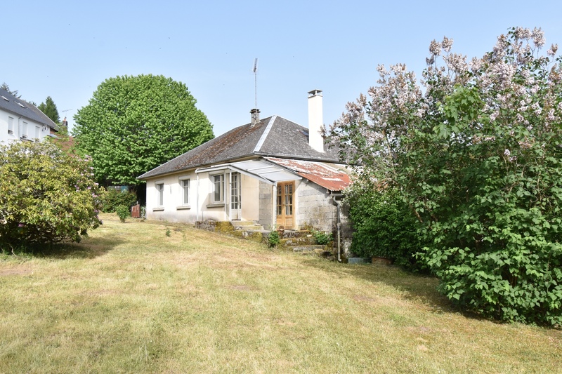 Dpt Corrèze (19), à vendre PEYRELEVADE maison P6 de 100 m² - Terrain de 400 m²