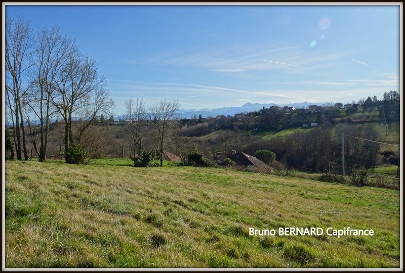 Dpt Hautes Pyrénées (65), à vendre proche de TARBES - Terrain de 2190 m²