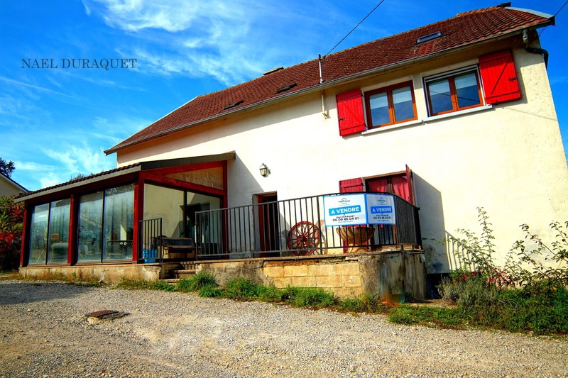 Dpt Doubs (25), à vendre proche de SAINT VIT maison P7 de 142 m² - Terrain de 716,00 m² - Proche de Saint-Vit