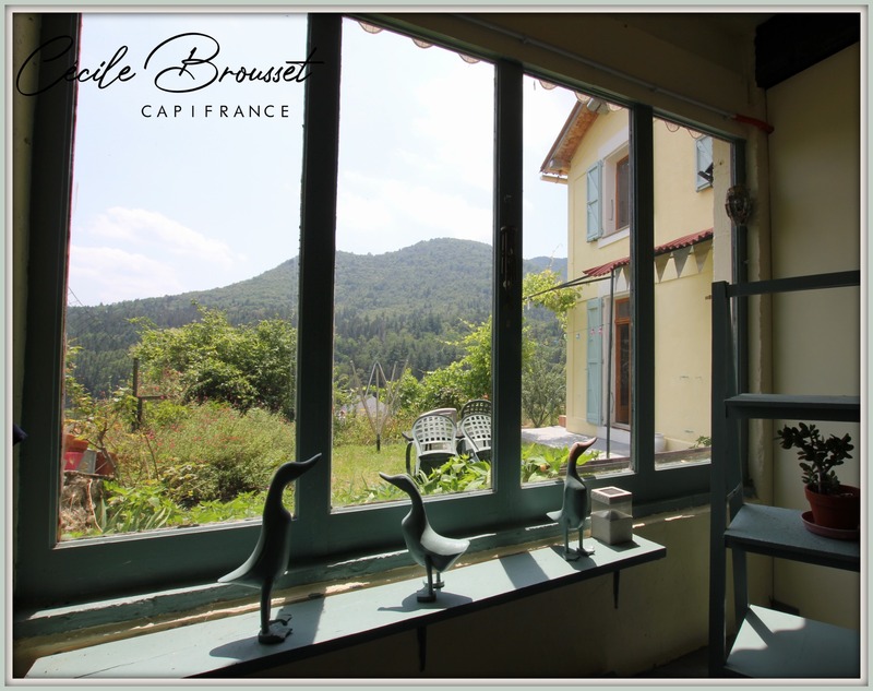 Dpt Pyrénées Orientales (66), à vendre SAINT LAURENT DE CERDANS maison P7 de 114 m² - Terrain de 345,00 m²