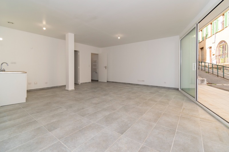 Dpt Var (83), à vendre POURRIERES appartement T2 de 43 m² - Terrasse - Grande pièce à vivre