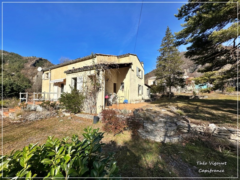 Département Alpes de Haute Provence (04), à vendre villa provencale, ESCLANGON 04420