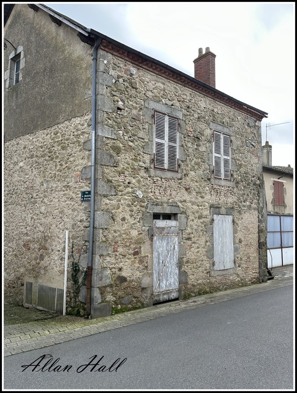 Dpt Deux Sèvres (79), à vendre GOURGE maison P7 - terrain 290 m²   + 4115 m²
