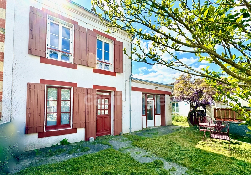 Dpt Charente Maritime (17), à vendre proche de AIGREFEUILLE D'AUNIS maison P4 de 109 m² - Terrain de 482 m²
