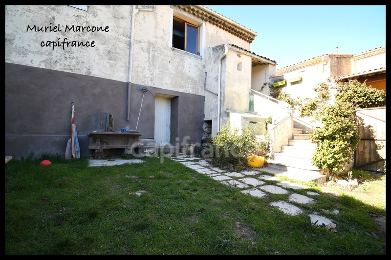 Dpt Bouches du Rhône (13), à vendre LA ROQUE D'ANTHERON maison P7 de 227,20 m2 avec jardin grange atelier et cave
