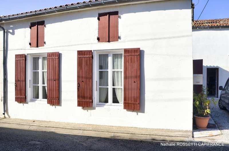 Dpt Charente Maritime (17), à vendre SAINT PIERRE LA NOUE maison P4 de 81,3 m² - Terrain de 263,00 m²
