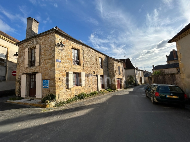 Dpt Dordogne (24), à vendre EXCIDEUIL maison P5 de 113 m² - Terrain de 196,00 m² -