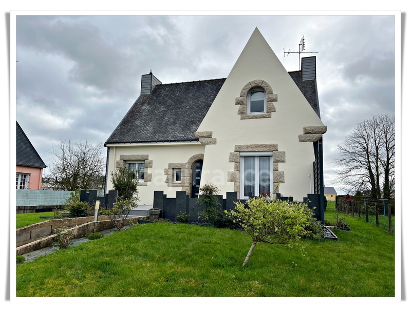 Dpt Morbihan (56), à vendre SAINT GERAND CROIXANVEC maison P5 de 117 m² - Terrain de 800  - Plain pied